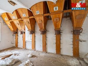 Prodej obchodního prostoru, Klatovy - Beňovy, 934 m2
