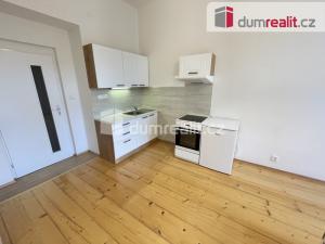 Pronájem bytu 1+kk, Praha - Smíchov, Na Skalce, 27 m2