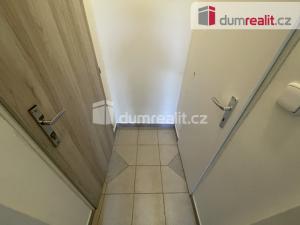 Pronájem bytu 1+kk, Praha - Smíchov, Na Skalce, 27 m2