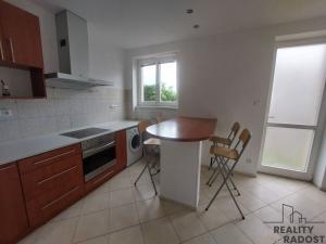 Pronájem bytu 1+kk, Úvaly, nám. Svobody, 30 m2