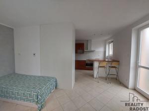 Pronájem bytu 1+kk, Úvaly, nám. Svobody, 30 m2
