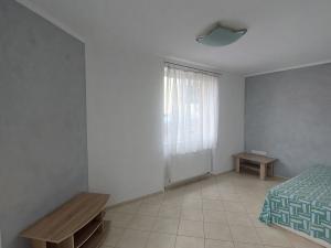 Pronájem bytu 1+kk, Úvaly, nám. Svobody, 30 m2