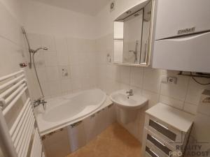 Pronájem bytu 1+kk, Úvaly, nám. Svobody, 30 m2