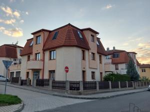 Pronájem bytu 1+kk, Úvaly, nám. Svobody, 30 m2