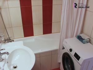 Pronájem bytu 2+1, Karlovy Vary - Rybáře, Krušnohorská, 53 m2