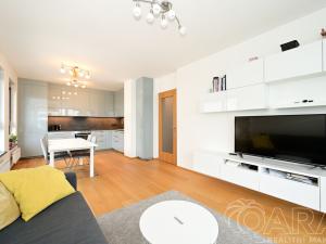 Pronájem bytu 3+kk, Praha - Malešice, Azzoniho, 80 m2