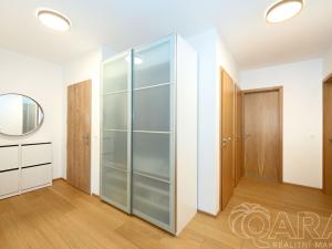 Pronájem bytu 3+kk, Praha - Malešice, Azzoniho, 80 m2