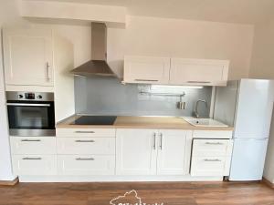 Pronájem bytu 2+kk, Praha - Vysočany, Sousedíkova, 55 m2