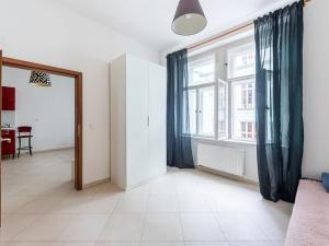 Pronájem bytu 2+kk, Praha - Vršovice, Kodaňská, 45 m2
