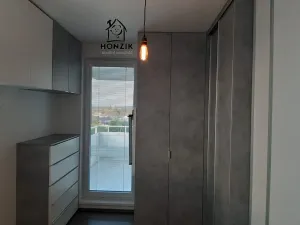 Pronájem bytu 2+kk, Praha - Uhříněves, U uhříněveské obory, 50 m2