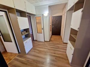 Pronájem bytu 3+1, Praha - Horní Počernice, Běchorská, 74 m2