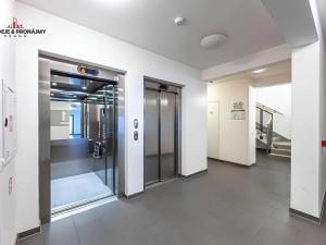 Prodej bytu 2+kk, Praha - Stodůlky, Nárožní, 57 m2