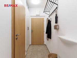 Prodej bytu 1+kk, Praha - Smíchov, Jeřabinová, 26 m2