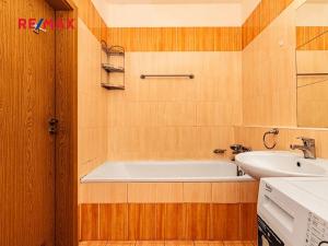 Prodej bytu 2+kk, Praha - Uhříněves, Václava Trojana, 51 m2