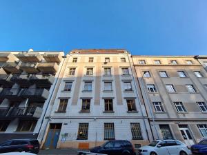 Pronájem bytu 1+kk, Praha - Košíře, Pod Kavalírkou, 26 m2