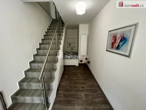 Pronájem bytu 2+1, Karlovy Vary, Jízdárenská, 60 m2