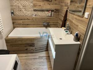 Pronájem bytu 3+1, Lišov, Čechova, 65 m2