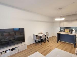 Pronájem bytu 3+kk, Praha - Hostivař, U hostivařského nádraží, 126 m2