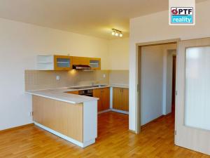 Pronájem bytu 2+kk, Plzeň, Houškova, 65 m2
