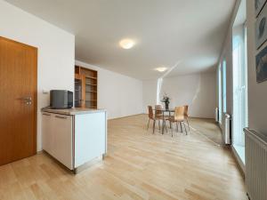 Pronájem bytu 2+kk, Praha - Hodkovičky, U Zátiší, 66 m2