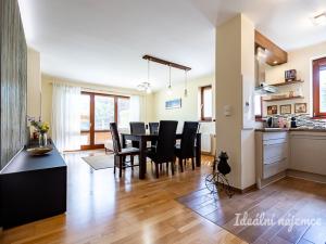 Pronájem rodinného domu, Měšice, Nad Babím dolem, 131 m2
