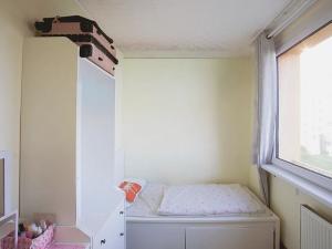 Prodej bytu 3+kk, Praha - Kamýk, Cholupická, 46 m2