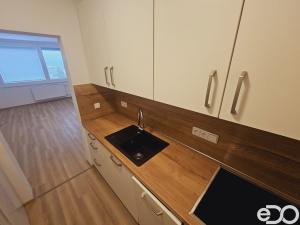 Pronájem bytu 2+kk, Praha, Ciolkovského, 43 m2