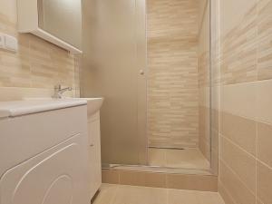 Pronájem bytu 2+kk, Praha, Ciolkovského, 43 m2