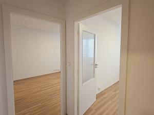 Pronájem bytu 2+kk, Praha, Ciolkovského, 43 m2