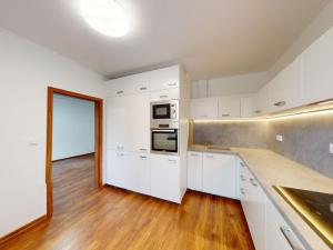 Pronájem bytu 2+1, Otrokovice, Nádražní, 60 m2