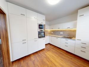 Pronájem bytu 2+1, Otrokovice, Nádražní, 60 m2