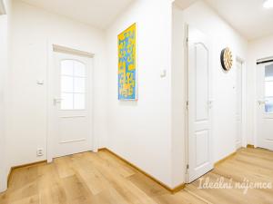 Pronájem bytu 3+1, Praha - Kobylisy, Kurkova, 92 m2