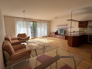 Pronájem bytu 3+kk, Praha - Liboc, Naardenská, 122 m2