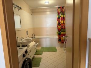 Pronájem bytu 3+kk, Praha - Liboc, Naardenská, 122 m2