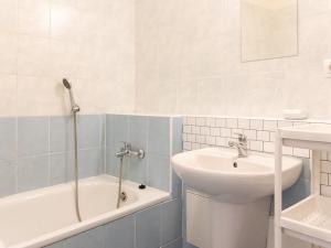 Pronájem bytu 1+kk, Praha - Vysočany, Poděbradská, 38 m2