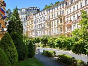 Prodej bytu 2+kk, Karlovy Vary, Sadová, 49 m2