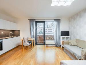 Pronájem bytu 1+kk, Praha - Karlín, Křižíkova, 44 m2