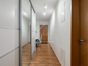 Pronájem bytu 1+kk, Praha - Karlín, Křižíkova, 44 m2