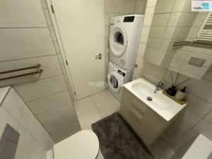 Prodej bytu 2+kk, Praha - Holešovice, V závětří, 49 m2