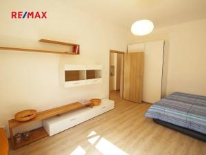 Pronájem bytu 2+kk, Praha - Vršovice, Holandská, 40 m2