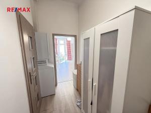 Pronájem bytu 2+kk, Praha - Vršovice, Holandská, 40 m2