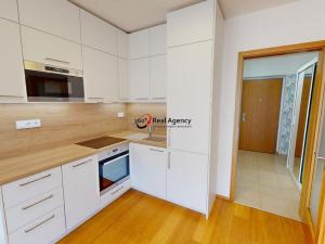 Pronájem bytu 1+kk, Praha - Dolní Chabry, Za Pískovnou, 40 m2