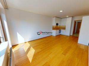 Pronájem bytu 1+kk, Praha - Dolní Chabry, Za Pískovnou, 40 m2