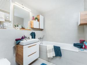Prodej bytu 4+kk, Praha, Zvěřinova, 108 m2