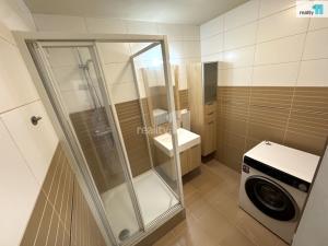 Pronájem bytu 3+kk, Praha - Horní Počernice, Chodovická, 67 m2