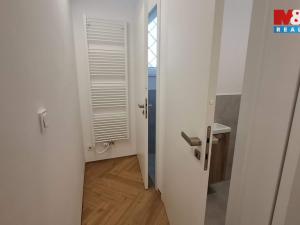 Pronájem obchodního prostoru, Rožnov pod Radhoštěm, Partyzánská, 43 m2