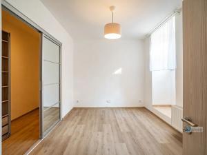 Pronájem bytu 2+kk, Praha - Žižkov, Štítného, 64 m2
