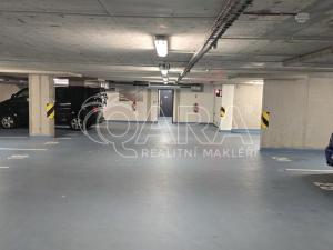 Pronájem garážového stání, Praha - Suchdol, Suchdolské náměstí, 15 m2