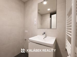 Pronájem bytu 1+kk, Praha - Hloubětín, Poděbradská, 32 m2