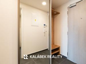 Pronájem bytu 1+kk, Praha - Hloubětín, Poděbradská, 32 m2